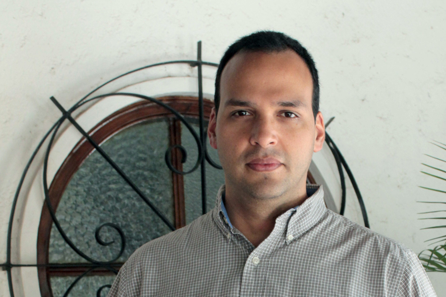 Portrait photo of Gabriel Lopez.